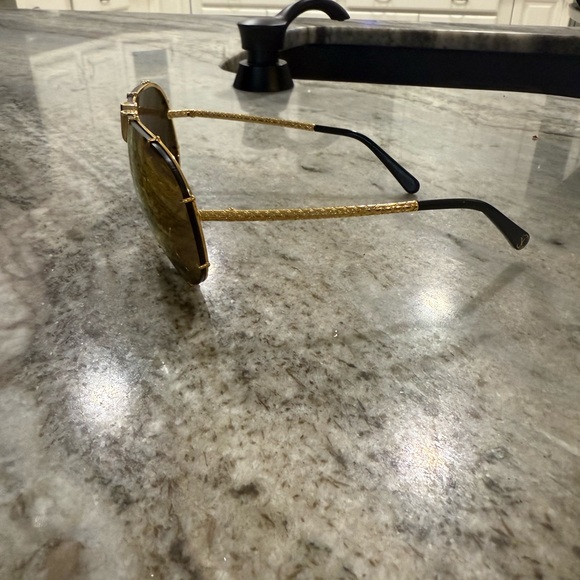 Louis Vuitton Gold Sunglasses - Picture 4 of 4